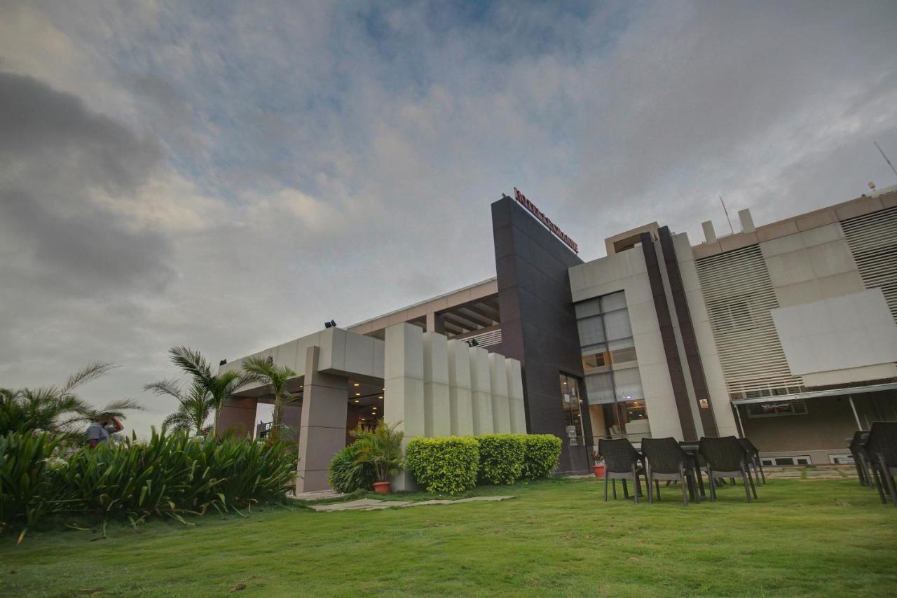 Hotel Le Grande Bijapur  Luaran gambar